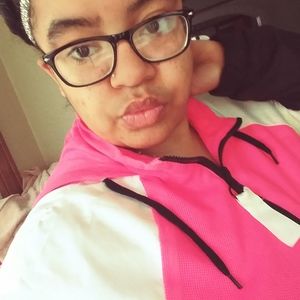 Meet your Posher, Kay